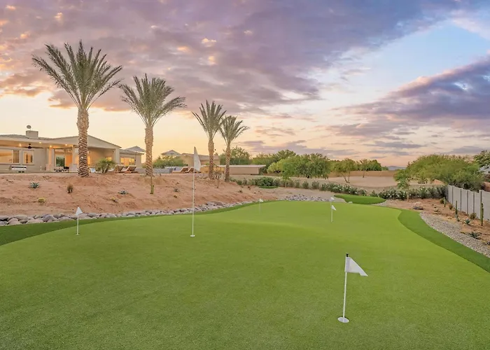 Mountain Views, Luxury, Heated Pool, Putting