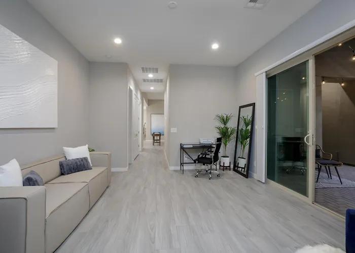 Mountain Views, Luxury, Heated Pool, Putting Villa Rio Verde