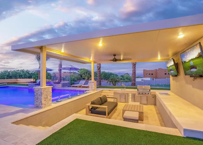Mountain Views, Luxury, Heated Pool, Putting