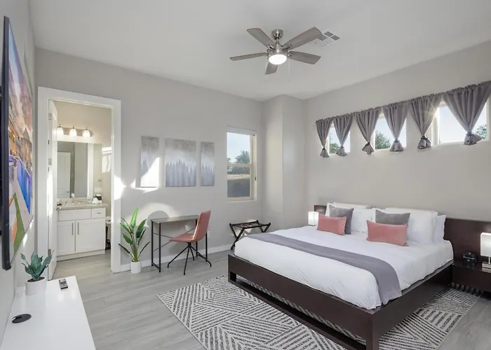 Villa Mountain Views, Luxury, Heated Pool, Putting Rio Verde